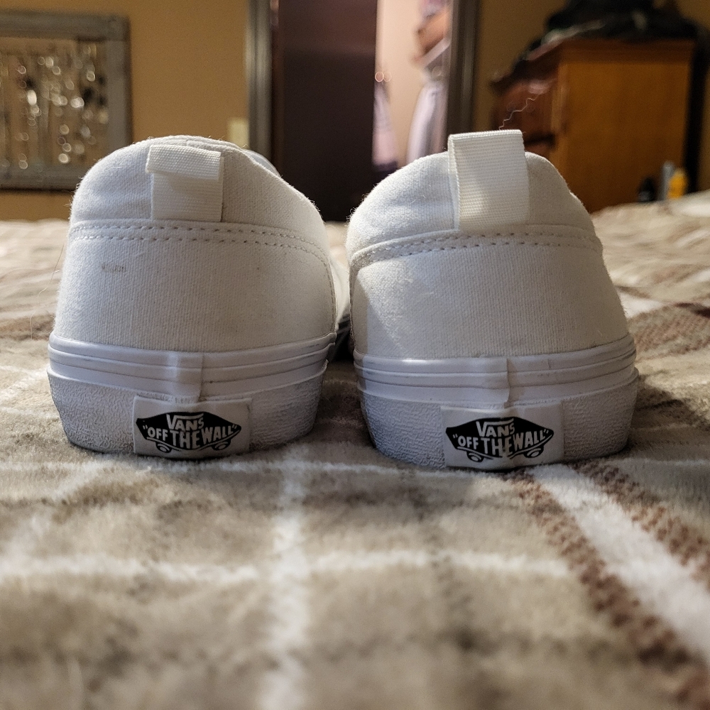 Vans - Picture 2 of 4